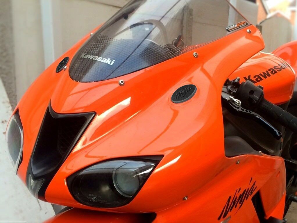 Mirror blanking plates compatible with Kawasaki Ninja ZX-6R 2005-2008 / ZX-636 2006-2007 / ZX-10R 2004-2007