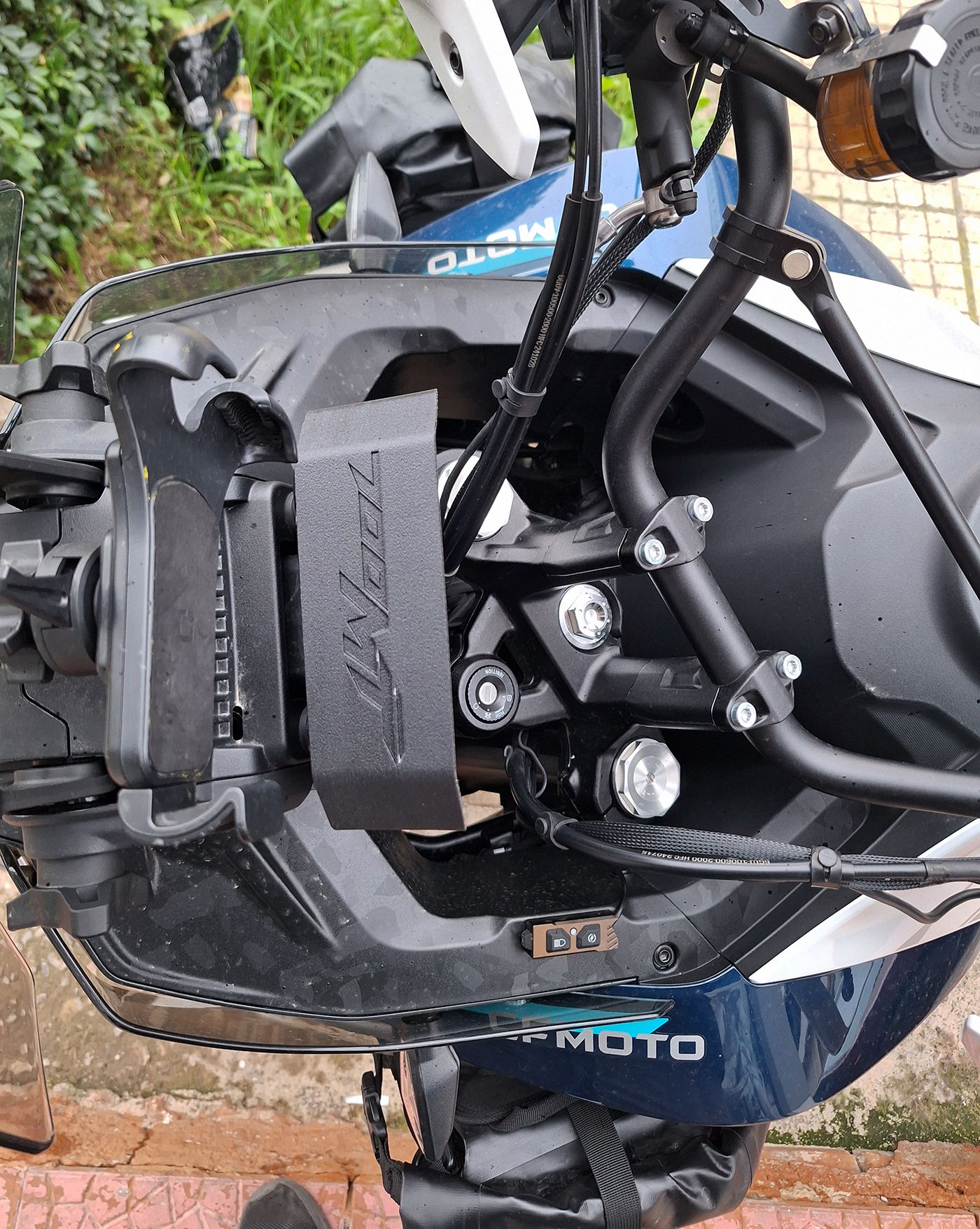 Dashboard cover with sunshade compatible with CF Moto 700MT 2025-2026