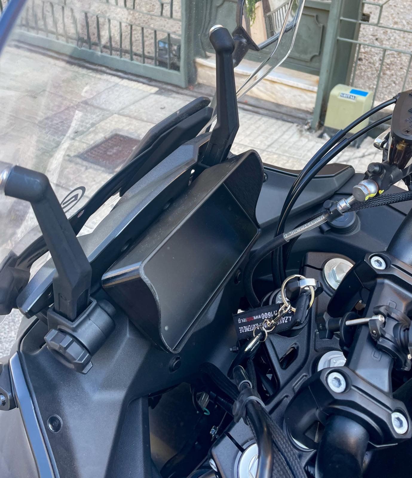 Dashboard cover with sunshade compatible with CF Moto 650MT 2020-2024