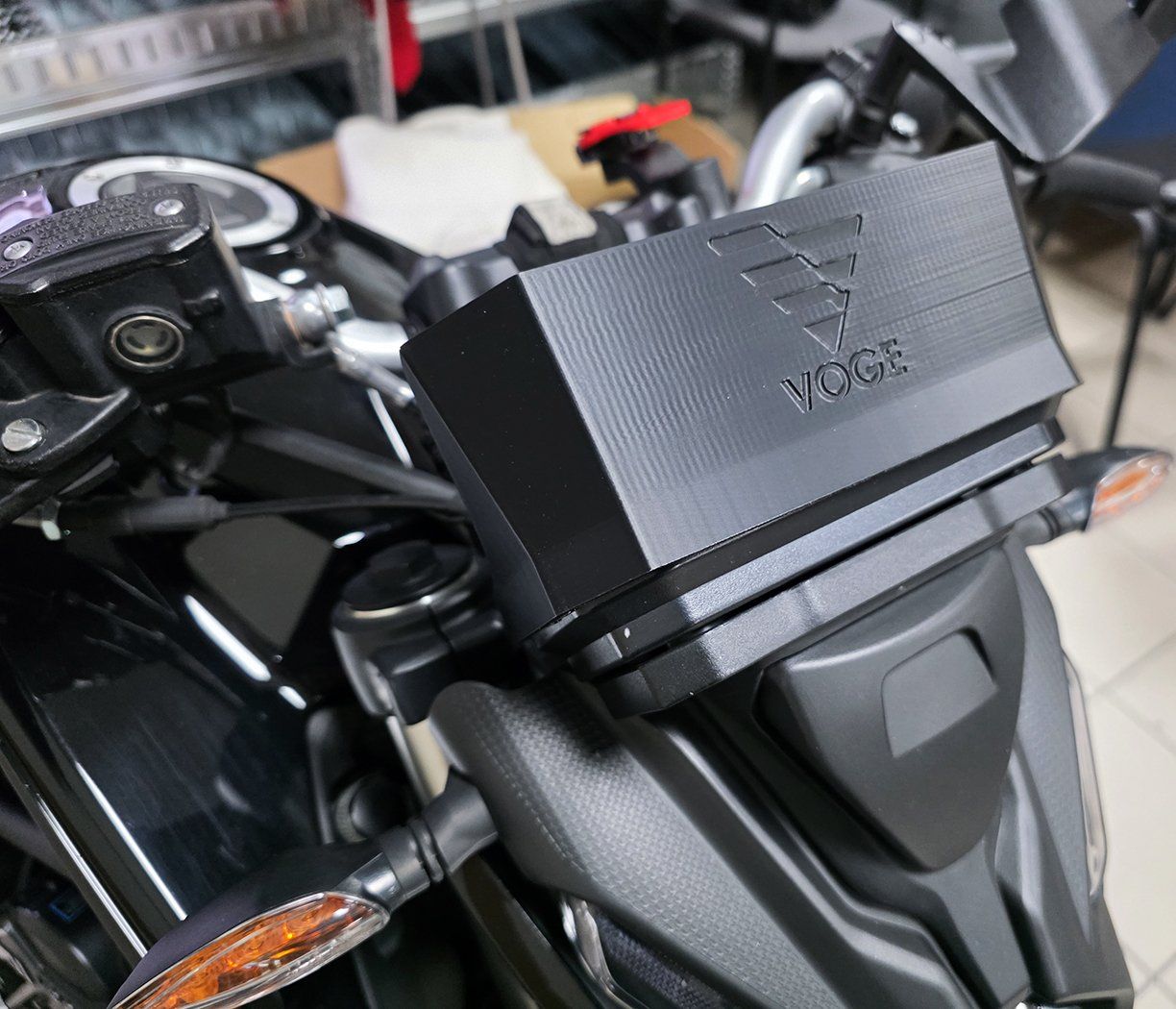 Dashboard cover with sunshade compatible with Voge R125 2023-2024