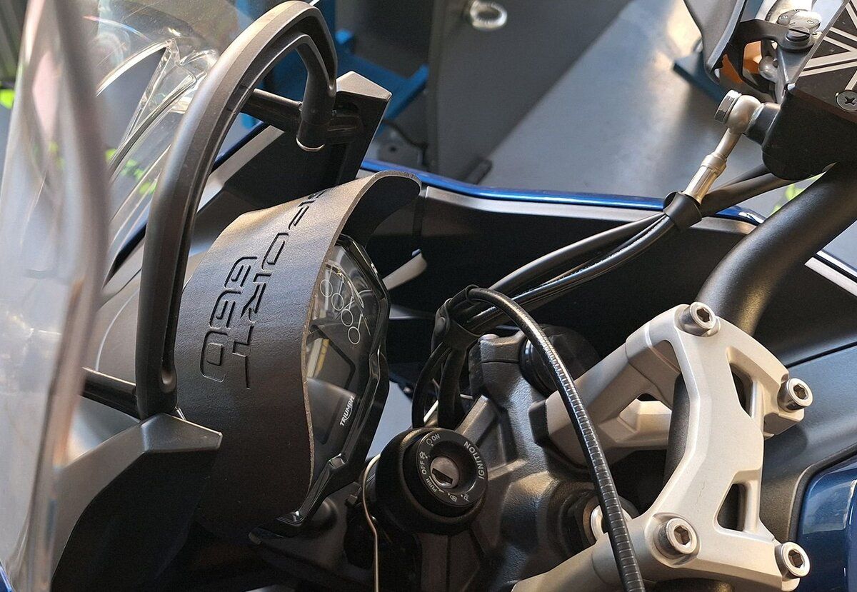 Dashboard cover with sunshade compatible with Triumph Tiger 660 Sport 2022-2025